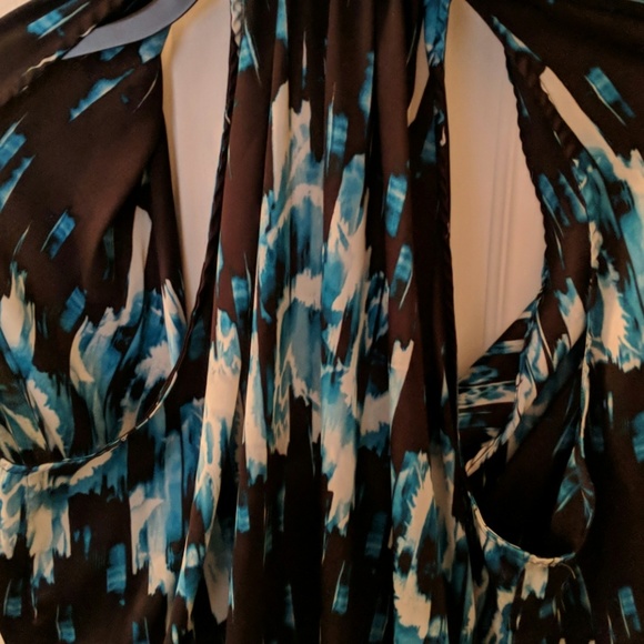 Gorgeous Long Black/Aqua Blouse Size XL NWOT - Picture 3 of 6